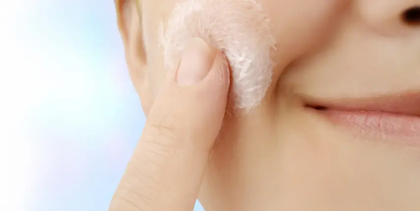 La hidratación ayuda a la aplicación del maquillaje La hidratación ayuda a la aplicación del maquillaje