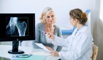 Clínicas Doctor Life explica la relación entre los estrógenos y la osteoporosis