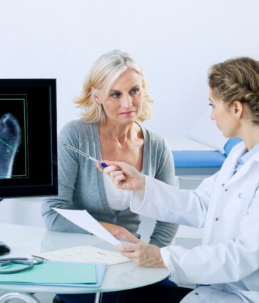 Clínicas Doctor Life explica la relación entre los estrógenos y la osteoporosis
