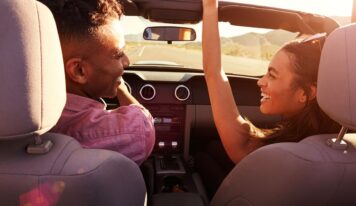 Viajar aporta mucho más que conocer nuevos lugares: estos son sus beneficios psicológicos