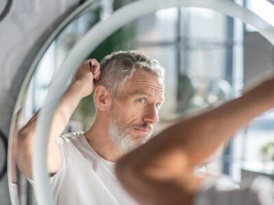 Cuure informa de que más del 70% de los españoles sufre pérdida de cabello