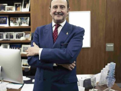 En el Día de la Columna el Dr. Manuel de la Torre Gutiérrez conmemora la primera Suite Robótica de España