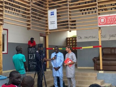 ZEISS Vision España, la Fundación Cione Ruta de la Luz y DSR inauguran una óptica solidaria sostenible en Missirah (Senegal)