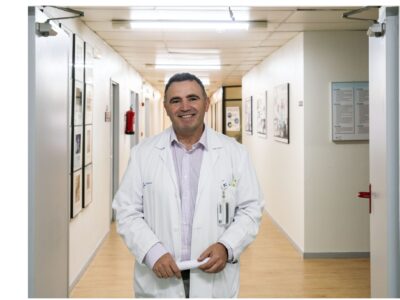 El enfermero Javier Ortiz de Elguea, Premio COEGI 2023 al Desarrollo de la Profesión Enfermera