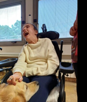 ORPEA Madrid Mirasierra celebra San Antón con ocio asistido con perros para pacientes con daño neurológico