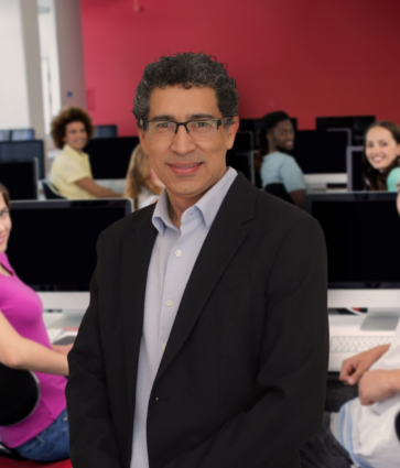 Rendo Salazar: transformando el destino de los jóvenes a través del Coaching Vocacional con «Como Pez en el Aula»