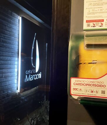 Un cliente salva su vida gracias a un desfibrilador en el restaurante Cabaña Marconi en Alcobendas