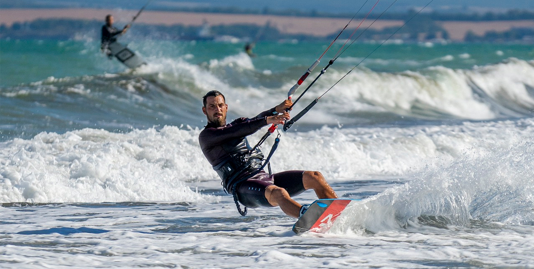 kiteboarding Vuela sobre las olas