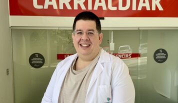Álvaro Moreno, jefe del servicio de Urgencias 24 horas de Policlínica Gipuzkoa, comparte recomendaciones para disfrutar del verano con salud