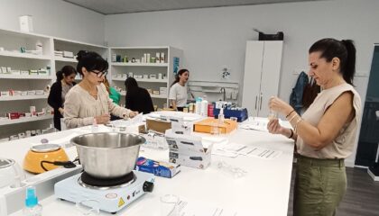 Deusto Salud resuelve dudas sobre si la cosmética natural es segura para el consumidor