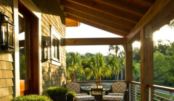 Transforma tu exterior: ideas para diseñar un porche de madera soñado