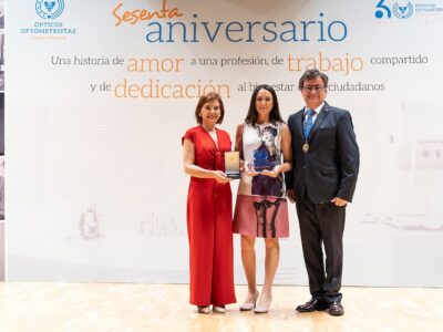 Cione, reconocida con la Medalla del CNOO por su contribución al desarrollo de la profesión en España