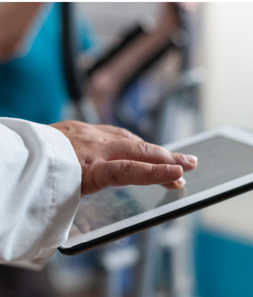 La digitalización en hospitales optimiza el trabajo de los profesionales sanitarios y mejora la eficiencia asistencial