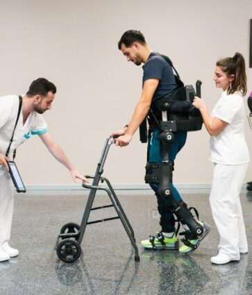 La neurorrehabilitación robótica permite preservar la movilidad y la autonomía en personas con ELA