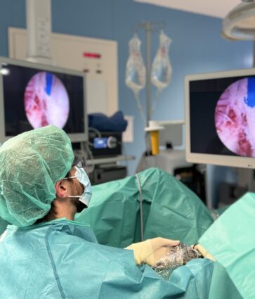 Dr. Gregorio Garmendia, jefe del servicio de Urología de Policlínica Gipuzkoa: «La prevención, el diagnóstico precoz y la cirugía robótica han supuesto un gran paso en el tratamiento del cáncer de próstata»