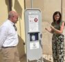 El Ayuntamiento de Elche instala 40 desfibriladores semiautomáticos de carga solar en espacios públicos