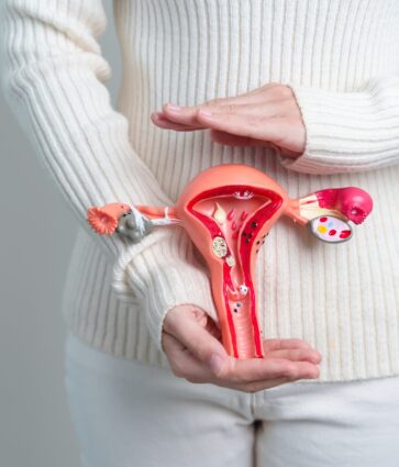 Dr. Juan Céspedes, jefe del servicio de Ginecología y Obstetricia de Policlínica Gipuzkoa: «La técnica vNotes permite una cirugía sin cicatrices externas y una pronta recuperación»