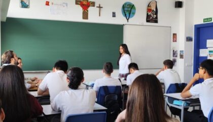 Hablar para aprender: la apuesta del Colegio Juan Pablo II de Parla por los exámenes orales