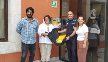 Llanes instala 7 desfibriladores accesibles 24h y se convierte en municipio cardioprotegido