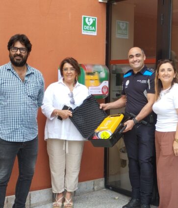 Llanes instala 7 desfibriladores accesibles 24h y se convierte en municipio cardioprotegido