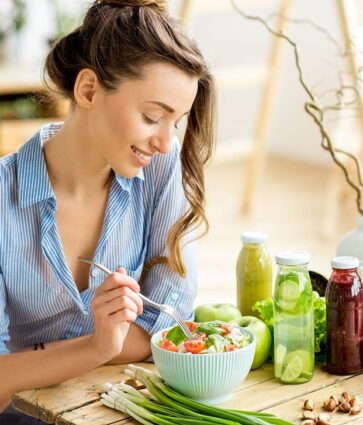 Alimentación consciente contra el calor inconsciente: desmontando bulos para un verano saludable