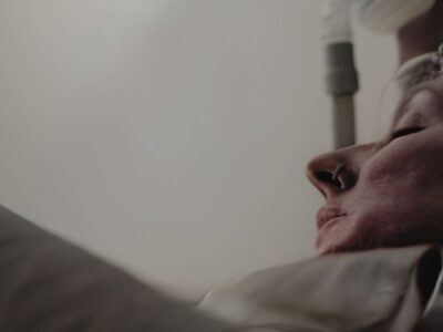 ‘Voces en la sombra’: un documental para visibilizar la Encefalomielitis Miálgica Severa