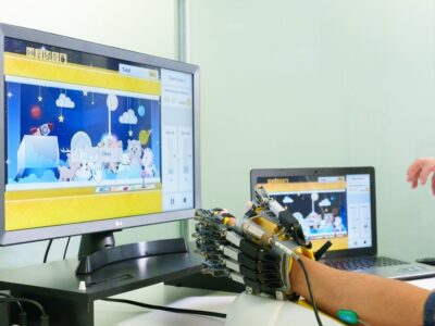 «El éxito de la neurorrehabiltación robótica está en integrar la tecnología dentro de un plan terapéutico individualizado y con la implicación activa del paciente», Sara García Delgado, fisioterapeuta del Hospital Quirónsalud Bizkaia 