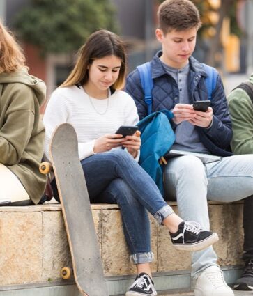 El ‘efecto popcorn brain’: cómo la atención intermitente afecta a la concentración y emociones de los niños