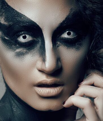 Lentes de fantasía en Halloween: los ópticos de Cione recuerdan que la salud visual no es un disfraz