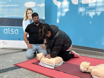 Alsa y Almas Industries organizan talleres gratuitos de reanimación en la Estación de León