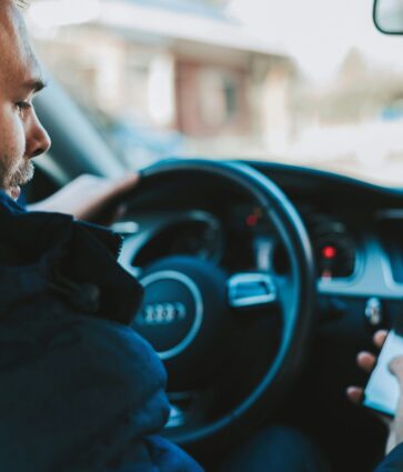 3 de cada 10 accidentes mortales en España se producen por distracciones al volante