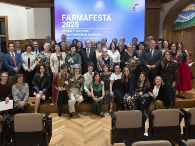 Homenaje a farmacéuticos y farmacéuticas guipuzcoanos: «La farmacia que hoy conocemos y defendemos es fruto de vuestro legado»