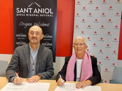 La Cruz Roja y Aigua de Sant Aniol formalizan una alianza para promover la inclusión y la accesibilidad en La Garrotxa