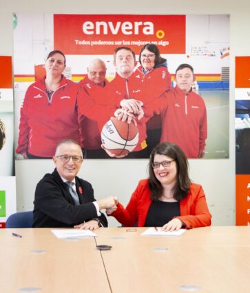La inclusión como estrategia empresarial: la Fundación Claudia Tecglen y Envera aúnan fuerzas