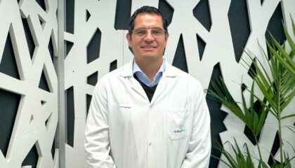 El traumatólogo de Policlínica Gipuzkoa, Dr. Gastón Camino, recibe un prestigioso reconocimiento internacional por su investigación en columna vertebral