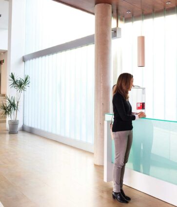 Clínica Fernández de Cirugía Estética en Oviedo: una vocación médica que une a dos generaciones y sitúa la seguridad en el centro de la cirugía estética