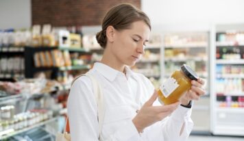 «Revisar el listado de ingredientes, una de las claves para reducir la inflamación desde la alimentación», Oihane Fuertes, nutricionista del Hospital Quirónsalud Vitoria