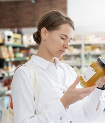 «Revisar el listado de ingredientes, una de las claves para reducir la inflamación desde la alimentación», Oihane Fuertes, nutricionista del Hospital Quirónsalud Vitoria