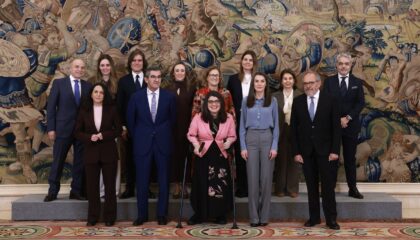 Su Majestad la Reina Letizia recibe en audiencia a representantes de la Fundación Claudia Tecglen
