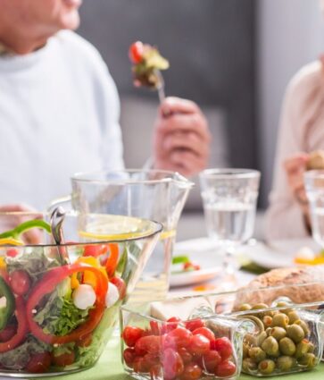 Eider Sánchez, nutricionista de Policlínica Gipuzkoa: «No es obligatorio hacer cinco comidas al día»