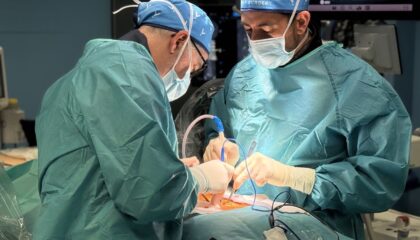 Dr. Nicolás Samprón, jefe del servicio de Neurocirugía de Policlínica Gipuzkoa: «La planificación es la parte más importante de la cirugía de columna»