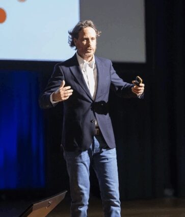 CIONE DAY refuerza su propuesta con la energía de Víctor Küppers