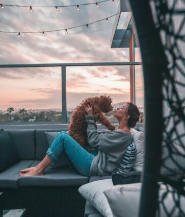 Casi la mitad de los dueños de mascotas sufre ansiedad por separarse de ellas y un 41% renunciaría a parte de su sueldo por no dejarlas solas